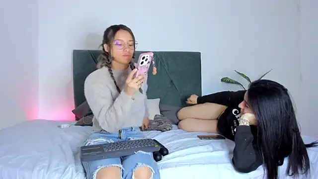 Gabby and Alice online show from 6, 2, 2025