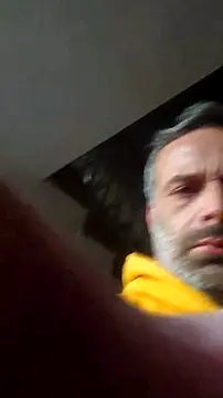 Snapshot of Gianlucazeis chatting on 15, 12, 2025 Gianlucazeis online show from 15, 12, 2025