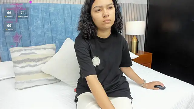 Snapshot of pretty_sunlight_ chatting on 8, 11, 2025 pretty sunlight online show from 8, 11, 2025