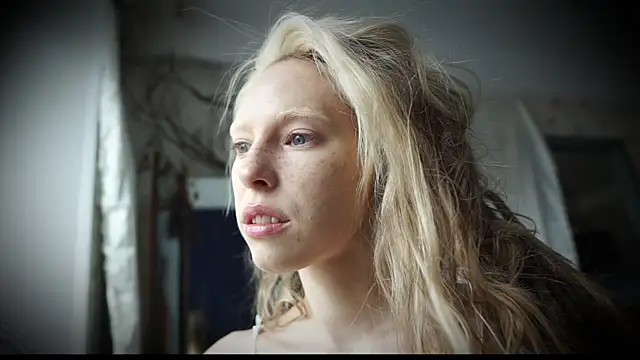  Phantom thread  online show from 25, 2, 2025