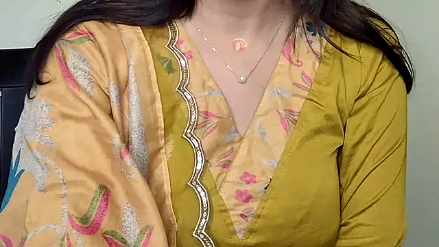 Snapshot of MIss-Naina chatting on 27, 11, 2025 MIss-Naina online show from 27, 11, 2025