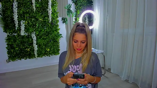 VivienCarter online show from 20, 10, 2025