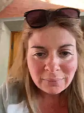 Snapshot of Lombada chatting on 24, 4, 2026 Lombada online show from 24, 4, 2026