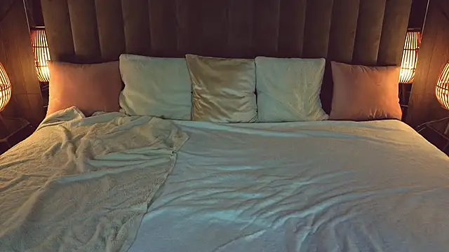 Snapshot of BettyDark chatting on 27, 11, 2025 BettyDark online show from 27, 11, 2025