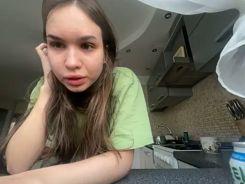 Snapshot of Roxie_Mils chatting on 17, 7, 2026 Roxie Mils online show from 17, 7, 2026