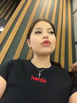 Snapshot of Chloe__Moon chatting on 27, 10, 2025 Chloe Moon online show from 27, 10, 2025