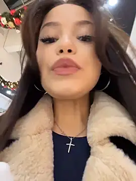 Snapshot of Chloe__Moon chatting on 14, 12, 2025 Chloe Moon online show from 14, 12, 2025