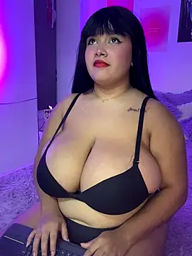 Snapshot of angie_bigboobs_ chatting on 13, 10, 2025 angie bigboobs online show from 13, 10, 2025