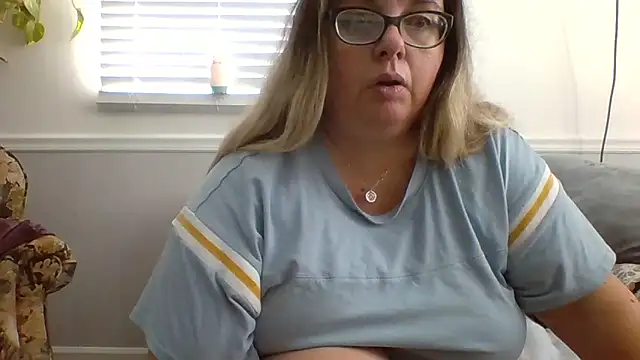 LauLauPAWG online show from 17, 1, 2025