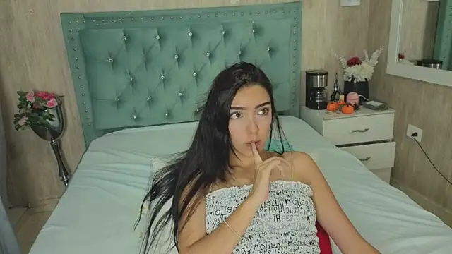 Snapshot of Marcelaa_fox chatting on 6, 7, 2026 Marcelaa fox online show from 6, 7, 2026