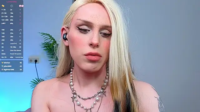  yourFoxy  online show from 13, 12, 2024