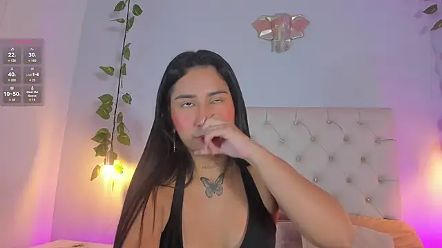 Snapshot of Isabella_Flowers chatting on 2, 12, 2025 Isabella Flowers online show from 2, 12, 2025