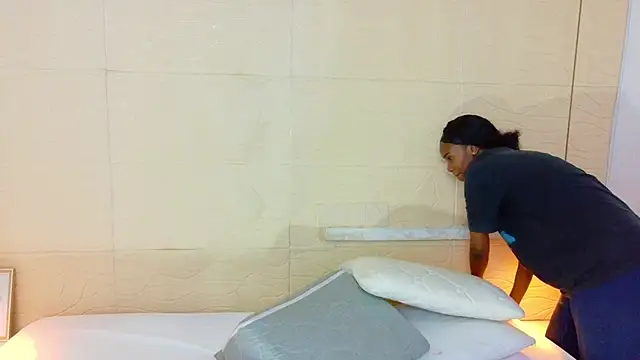 Chocolatte bar online show from 3, 12, 2025