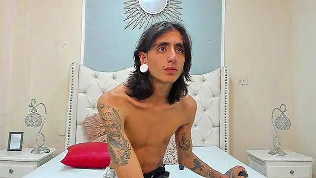 Snapshot of Matthew_Dixonn chatting on 18, 12, 2024 Matthew Dixonn online show from 18, 12, 2024