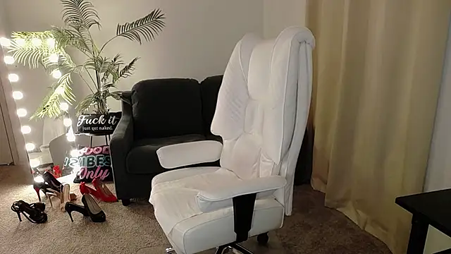 YourMarthaMayer online show from 25, 1, 2025