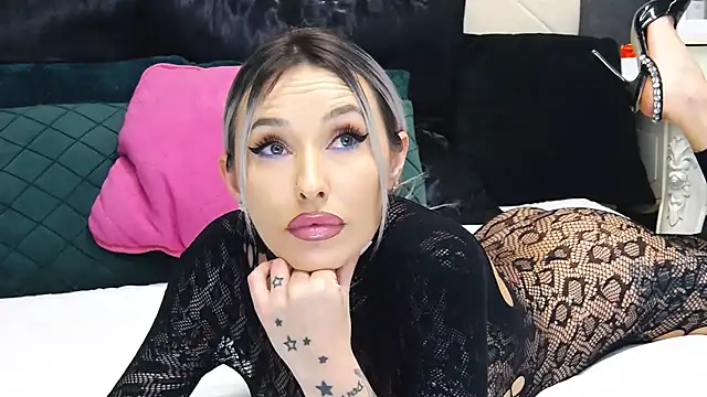 IssaSmith online show from 7, 2, 2025