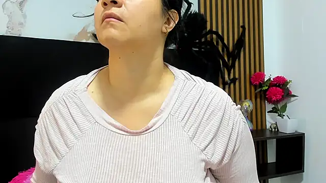 Ambber moon online show from 23, 10, 2025