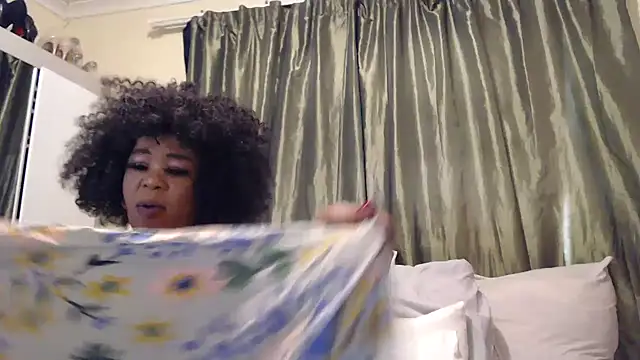 Foxybrownxx1 online show from 29, 9, 2025