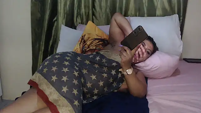 Foxybrownxx1 online show from 7, 2, 2026