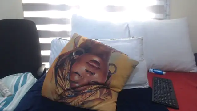 Snapshot of Foxybrownxx1 chatting on 11, 6, 2026 Foxybrownxx1 online show from 11, 6, 2026