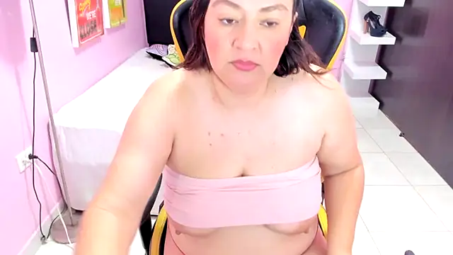 Snapshot of mommy_whore_slut chatting on 27, 1, 2025 mommy whore slut online show from 27, 1, 2025