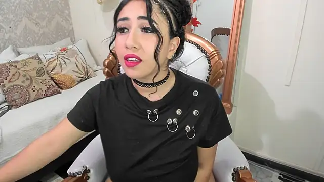 Snapshot of Sexy_cristall_ chatting on 6, 1, 2025 Sexy cristall online show from 6, 1, 2025