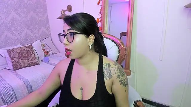 Snapshot of Sexy_cristall_ chatting on 1, 3, 2025 Sexy cristall online show from 1, 3, 2025