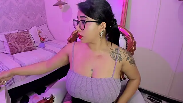 Snapshot of Sexy_cristall_ chatting on 2, 3, 2025 Sexy cristall online show from 2, 3, 2025