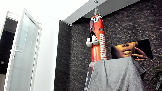 leonardsmith01 online show from 14, 2, 2025