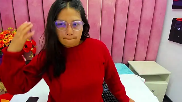 Miaa Smiith  online show from 21, 9, 2025