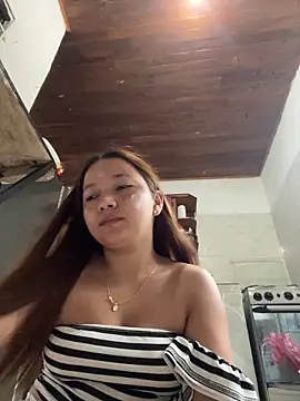 queen angelique online show from 5, 11, 2025