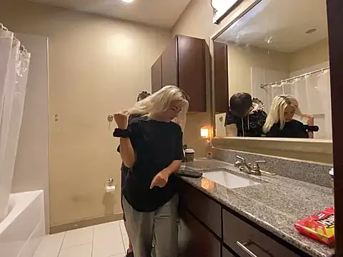 girlfriendmissy online show from 20, 2, 2025