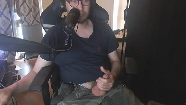 Snapshot of chicostick413 chatting on 25, 7, 2026 chicostick413 online show from 25, 7, 2026