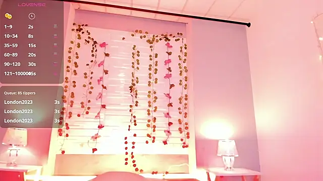 Snapshot of KylieMaxwell chatting on 1, 2, 2025 KylieMaxwell online show from 1, 2, 2025