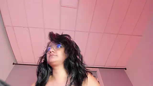 Snapshot of KylieMaxwell chatting on 14, 3, 2025 KylieMaxwell online show from 14, 3, 2025