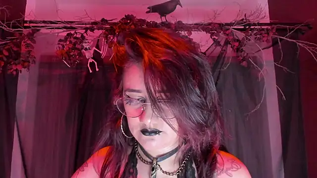 Snapshot of KylieMaxwell chatting on 22, 10, 2025 KylieMaxwell online show from 22, 10, 2025