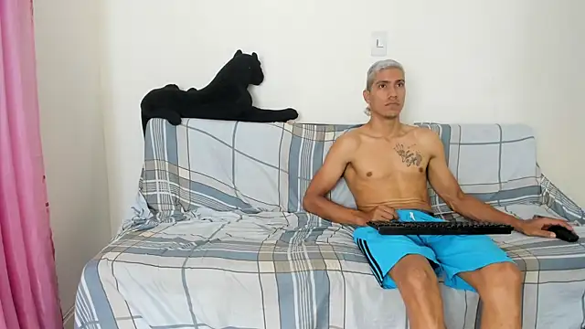 QuinnAndpuma1 online show from 9, 3, 2025