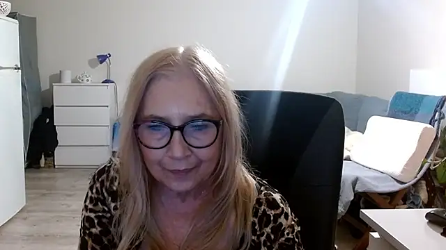 sofia xkiss online show from 14, 3, 2025