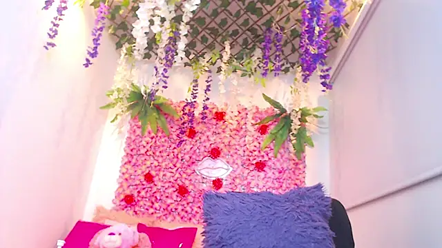 Snapshot of BLONDE_SEXYHOT chatting on 3, 11, 2025 BLONDE SEXYHOT online show from 3, 11, 2025