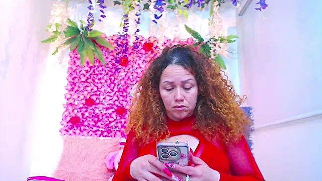 Snapshot of BLONDE_SEXYHOT chatting on 26, 11, 2025 BLONDE SEXYHOT online show from 26, 11, 2025