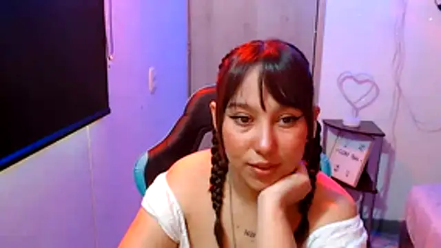 Snapshot of Skarlet_Adams28 chatting on 12, 5, 2026 Skarlet Adams28 online show from 12, 5, 2026