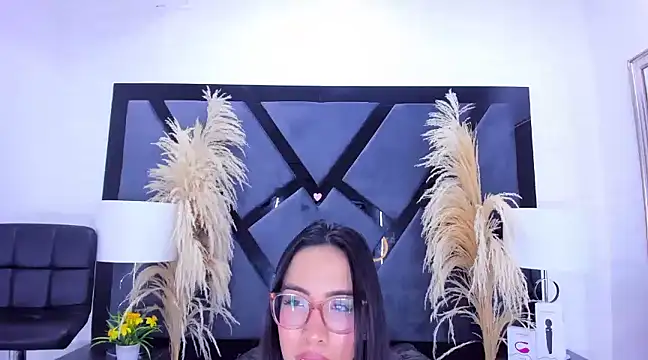 Snapshot of KylieWhite chatting on 14, 1, 2025 KylieWhite online show from 14, 1, 2025