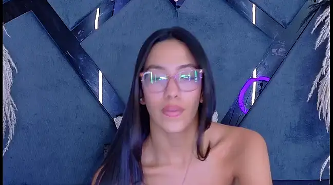 Snapshot of KylieWhite chatting on 3, 3, 2025 KylieWhite online show from 3, 3, 2025
