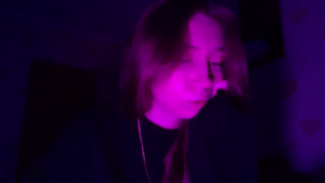 qwolll online show from 18, 3, 2025