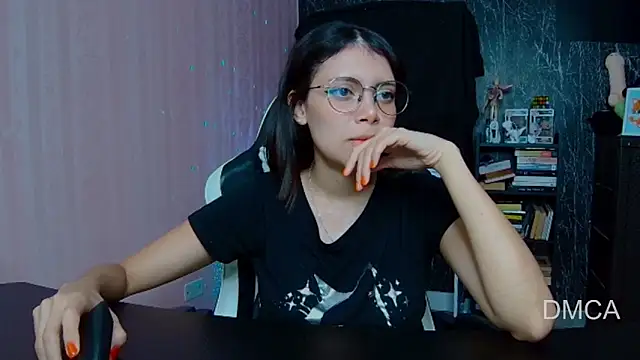 Snapshot of Drea_Foox chatting on 10, 11, 2025 Drea Foox online show from 10, 11, 2025