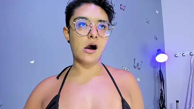 Kaira mosse online show from 23, 10, 2025