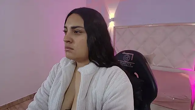 Snapshot of Brendda_tay chatting on 1, 3, 2026 Brendda tay online show from 1, 3, 2026