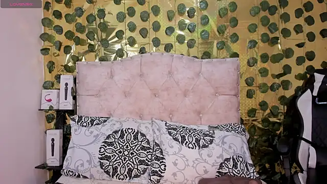 Snapshot of cristalconnorr chatting on 29, 12, 2024 cristalconnorr online show from 29, 12, 2024