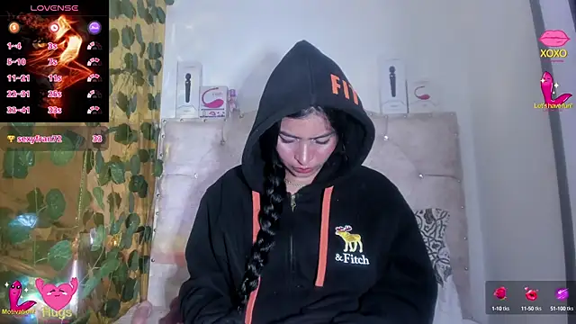 Snapshot of cristalconnorr chatting on 7, 10, 2025 cristalconnorr online show from 7, 10, 2025