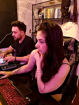 Snapshot of CoelhinhaGostosa chatting on 22, 11, 2025 CoelhinhaGostosa online show from 22, 11, 2025